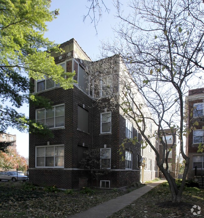 Building Photo - 5574 Pershing Ave