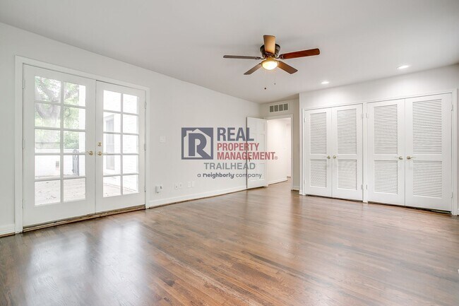 Building Photo - Charming Monticello Townhome – 4 Beds, Upd...