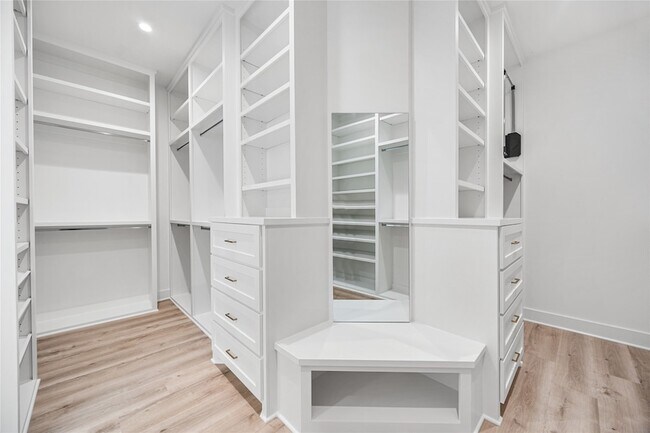 Building Photo - 18211 Polo Meadow Dr