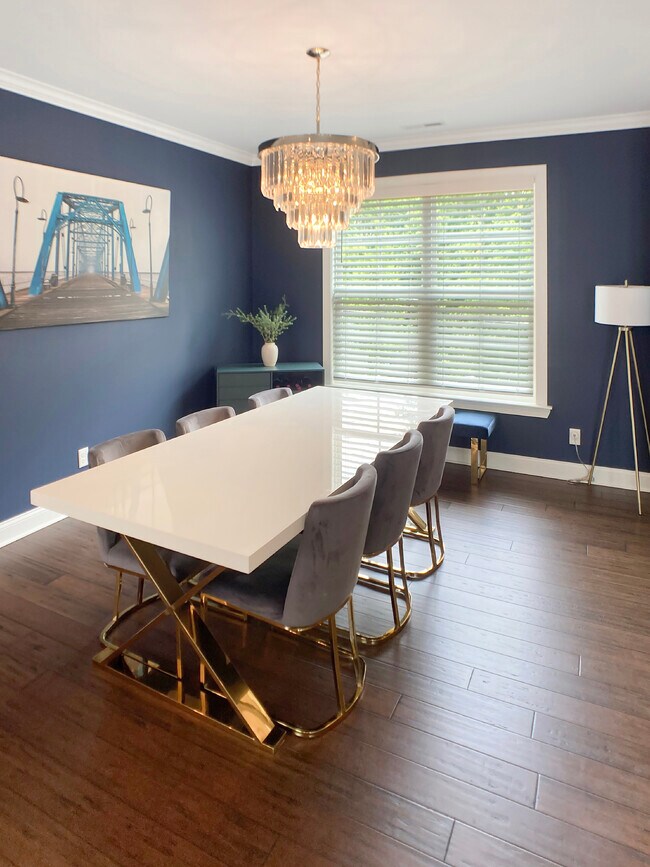 Building Photo - 1612 Auburndale Ave