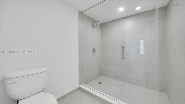 Building Photo - 555 NE 34th St