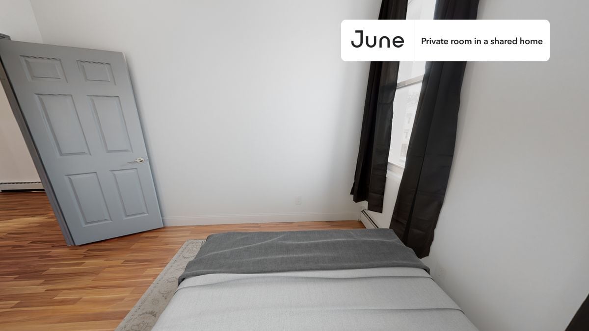 Building Photo - Room in Shared 4 bed/1 bath home