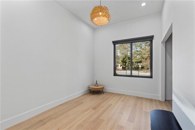 Building Photo - 3600 Lower Roswell Rd