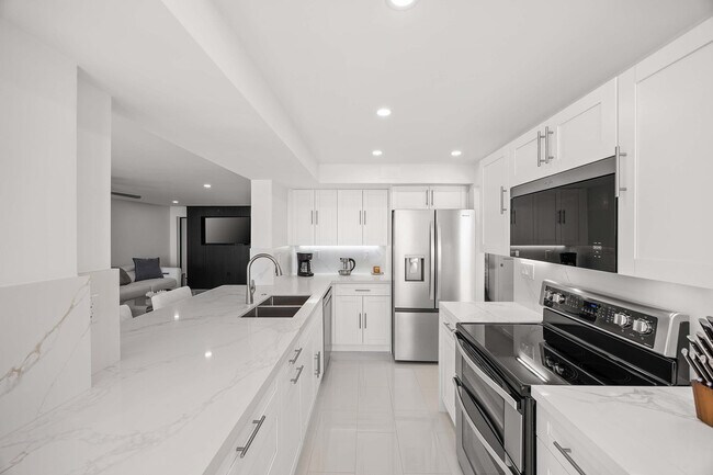 Building Photo - 10475 Gulf Shore Dr