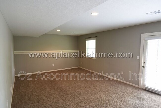 Building Photo - 6303 W 155th Pl