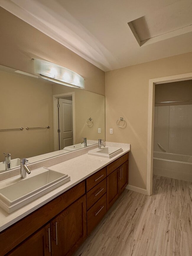 Building Photo - Stunning Bainbridge Island 4 bedroom home....available now!