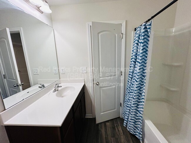 Building Photo - 9315 Grand Valley Dr