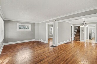 Building Photo - Beautiful 3 Bedroom 1 Bathroom in Kansas City!
