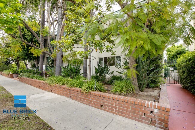 Building Photo - 426 Rexford Dr