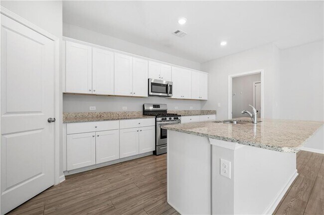 Building Photo - 4646 Waxwing St