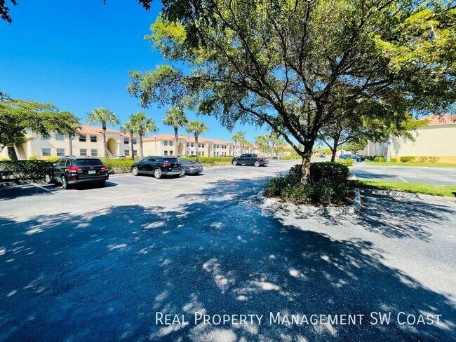 Building Photo - 15449 Bellamar Cir