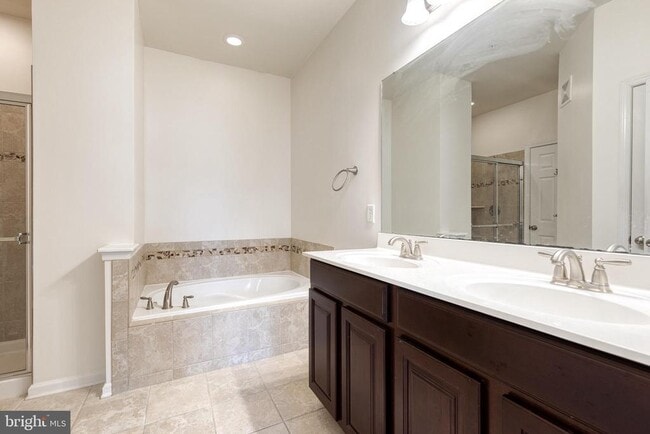 Building Photo - 7558 Stoney Run Dr