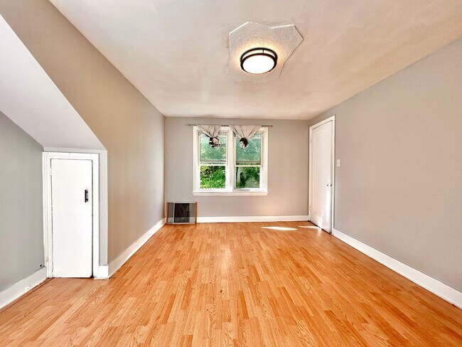 Building Photo - 2532 Maffett St