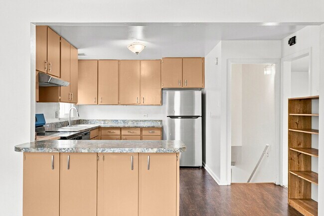 Building Photo - $2,590.95 with $300 Off The First Month's Rent, 4 Beds - 2 Bath, Single Family Home in Denver wit...