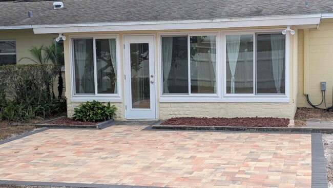 Building Photo - 4019 28th Ave N