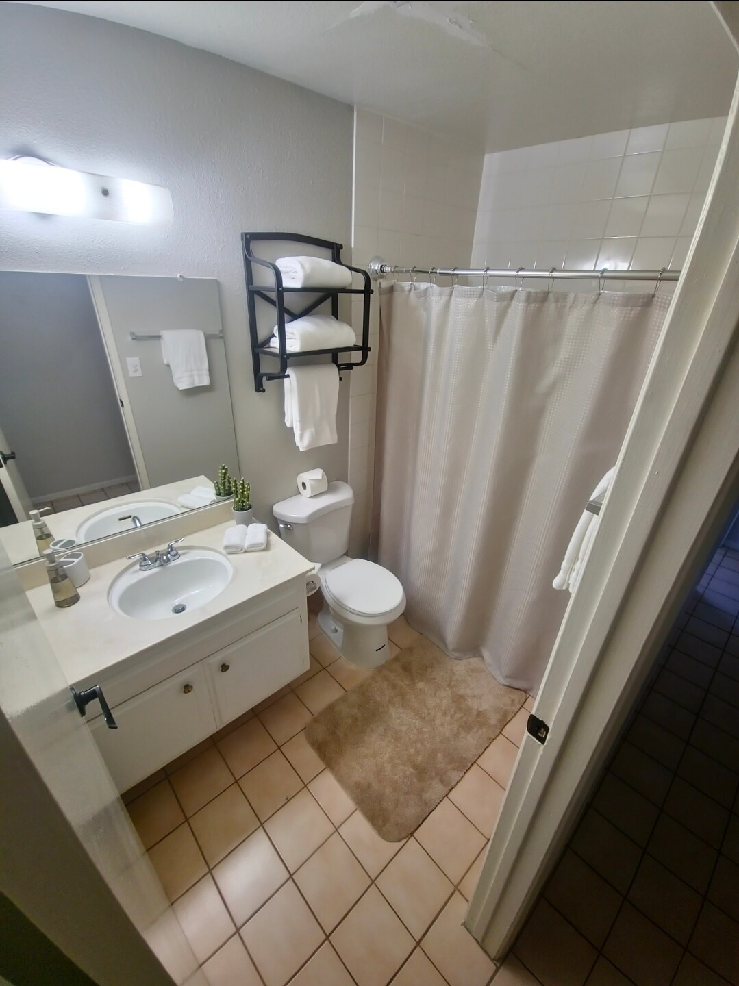 Building Photo - 2612 Siesta Ave