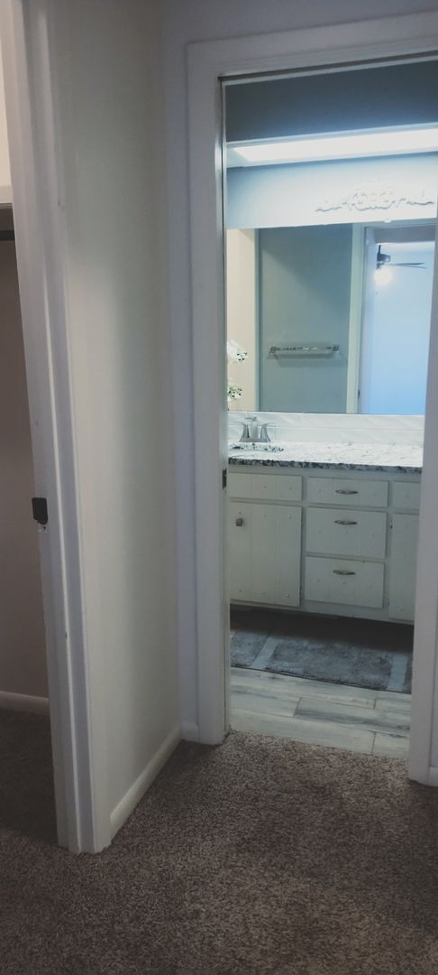 Building Photo - 3 Bed 2 Bath Home!