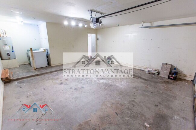 Building Photo - 6714 E Flynn Ave