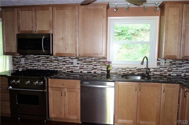 Building Photo - 4600 Brookhill Dr S