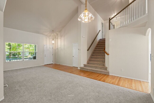 Building Photo - Spacious 4BR Home in Pine Creek – Academy D20