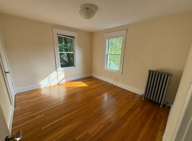 Building Photo - 124 Langley Rd