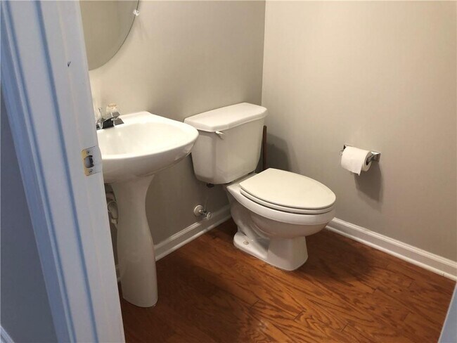 Building Photo - 1909 Hampton Springs Ct SW