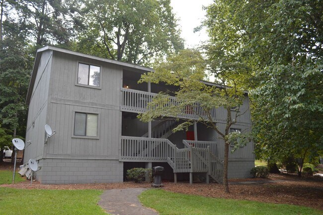 Building Photo - 2 Bedroom, 2 Bathroom Apartment in Cedarwood