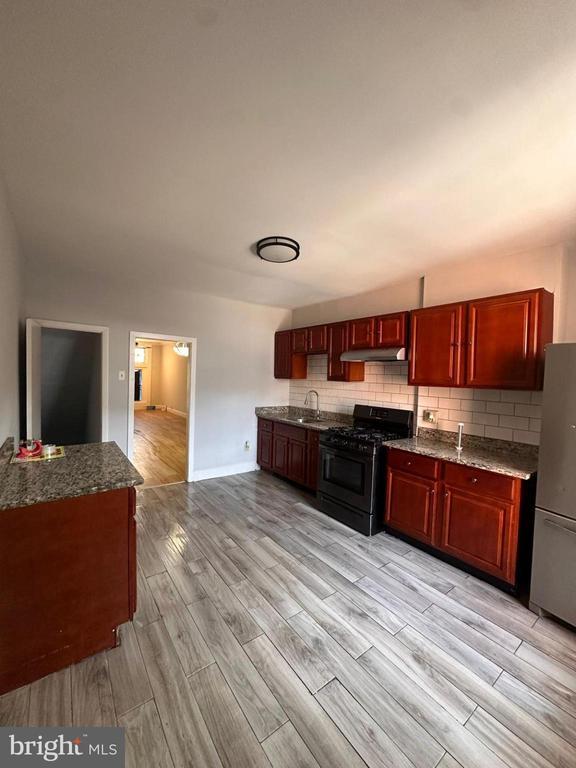 Building Photo - 2940 E Fayette St