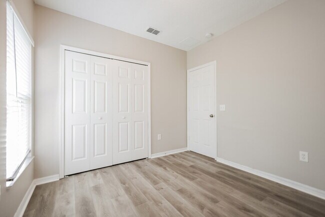 Building Photo - 829 Albi Ct