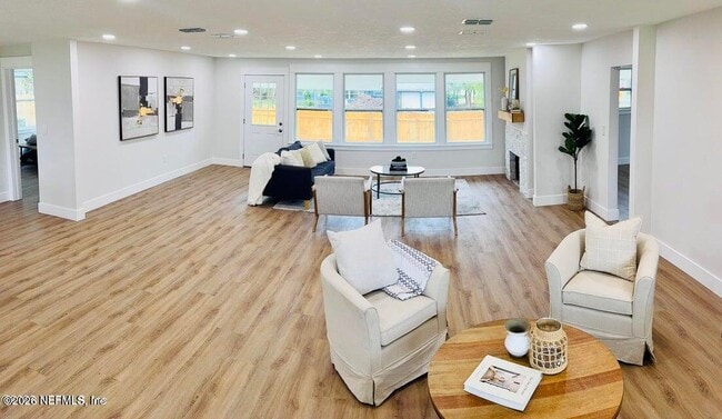 Building Photo - 4308 Worth Dr E