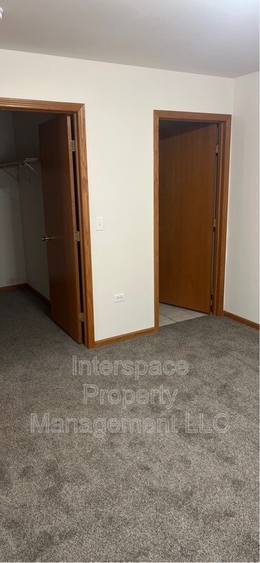Building Photo - 1345 Rock Run Dr
