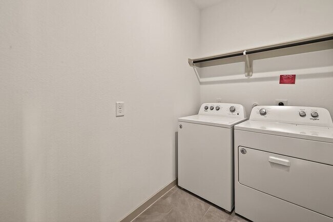 Building Photo - 7538 Keystone Blossom Trl