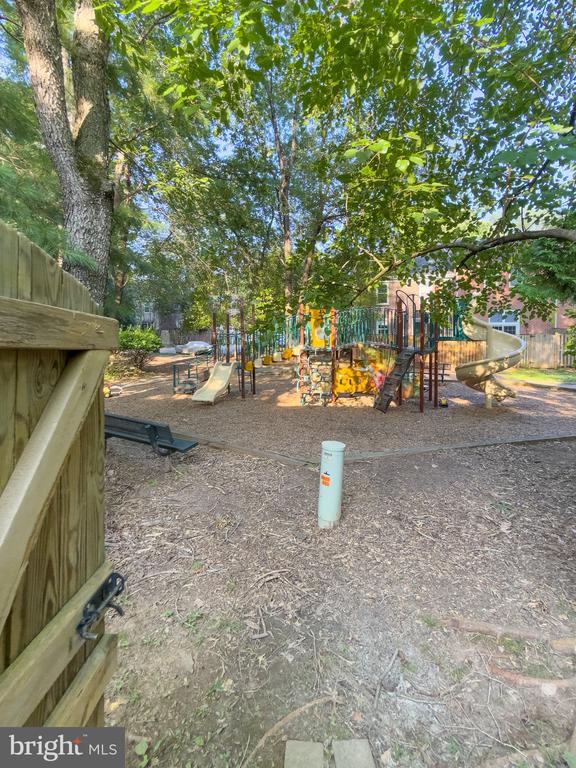 Building Photo - 2419 Ansdel Ct