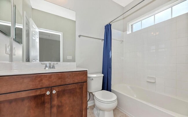 Building Photo - 3 level townhouse (newer construction) in Jefferson Place Community available early May!