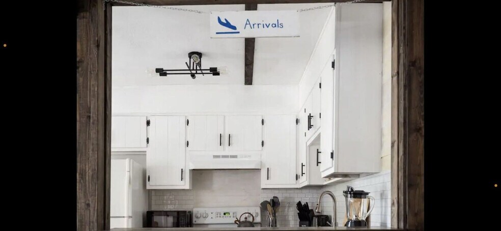 Building Photo - 2001 N 61st Ave