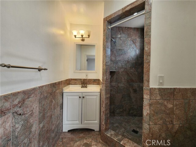 Building Photo - 14329 Emelita St