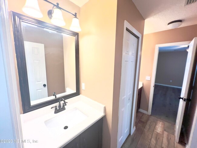 Building Photo - 651 Timbermill Ln
