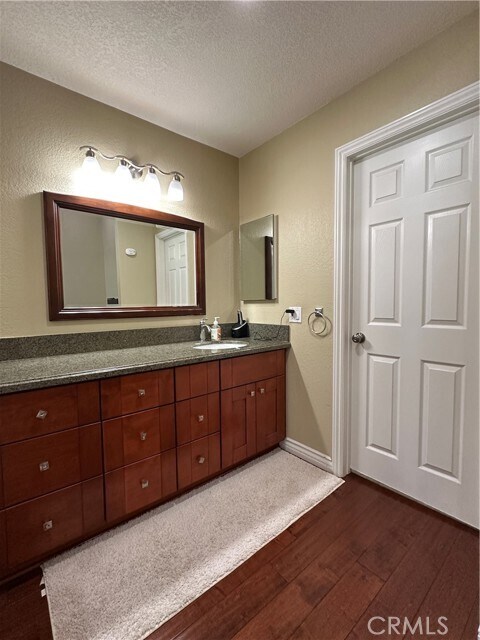 Building Photo - 1025 Creekside Dr