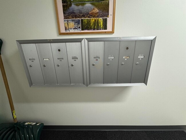 Building Photo - 417 Lotus St