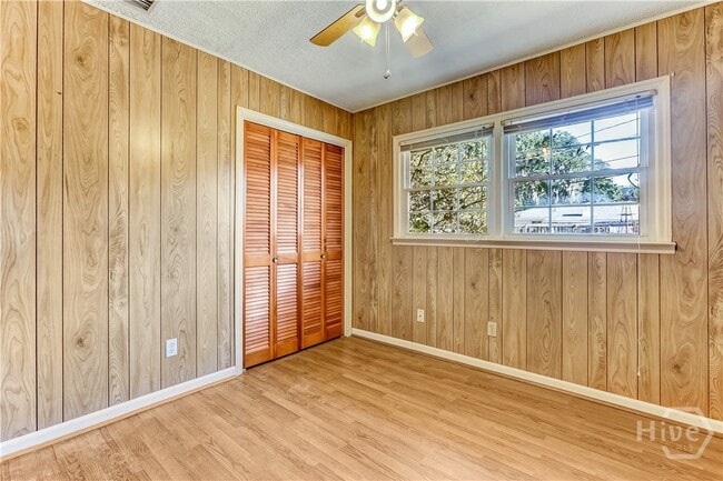 Building Photo - 4 Cottingham Dr