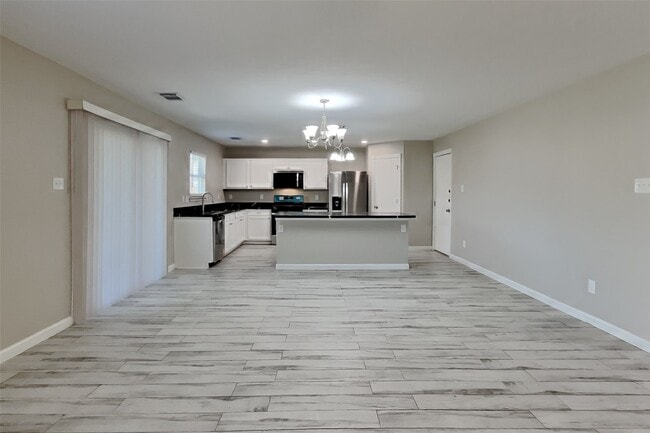 Building Photo - 7750 Shavano Ln