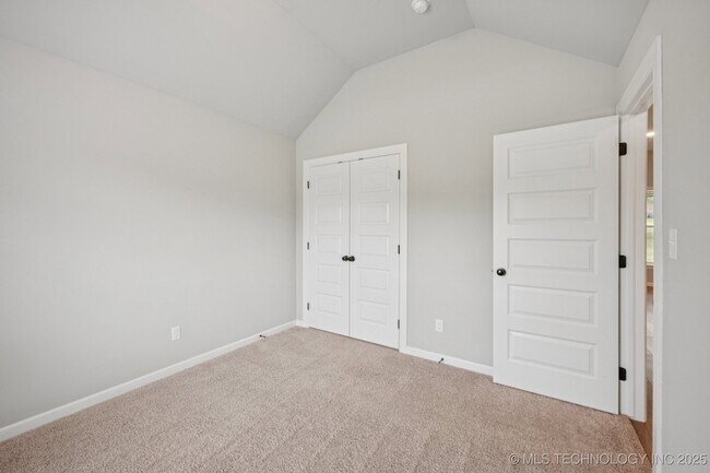 Building Photo - 6370 E 146th St S