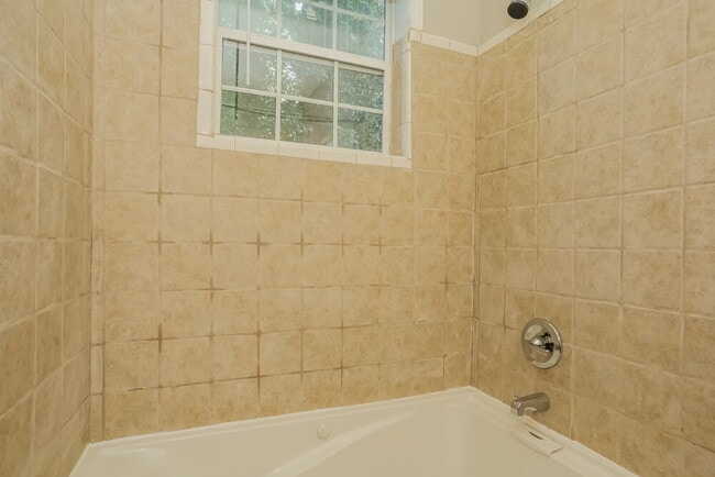 Building Photo - 4581 Doral Dr SW