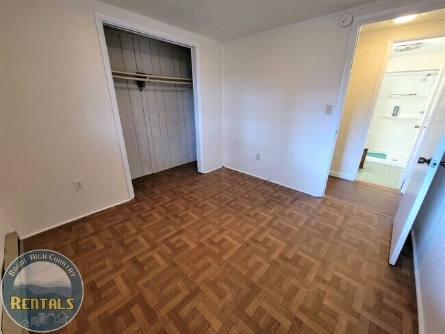 Building Photo - 316 Carl Giles Rd