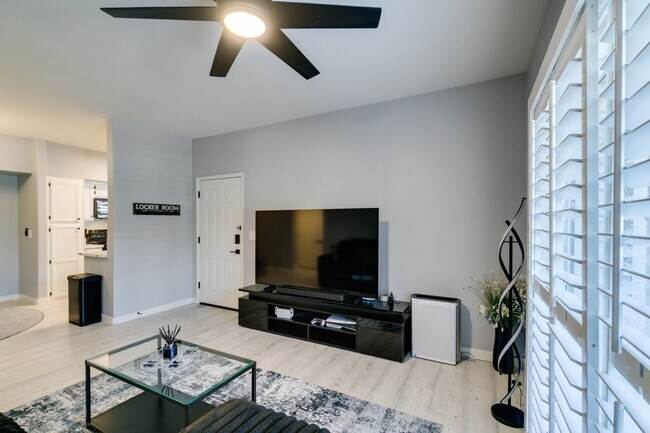 Building Photo - Stylish Fully Furnished 1BR Condo with Private Patio & Custom Closet