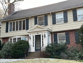Building Photo - 67 Trowbridge Ave