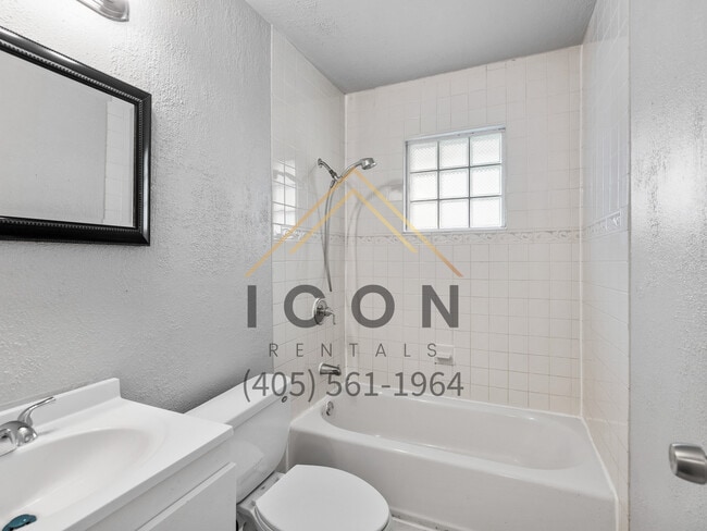 Building Photo - 4421 NW 31st St