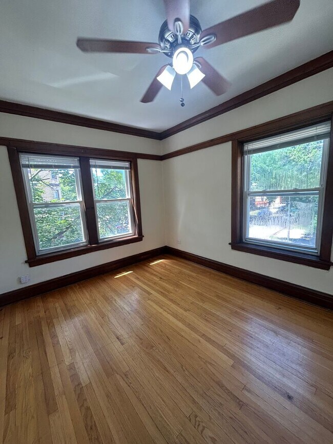 Building Photo - 4024 W Cortland St