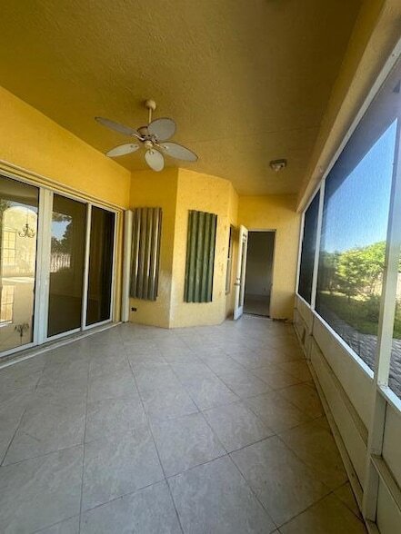 Building Photo - 368 NW Bayshore Blvd