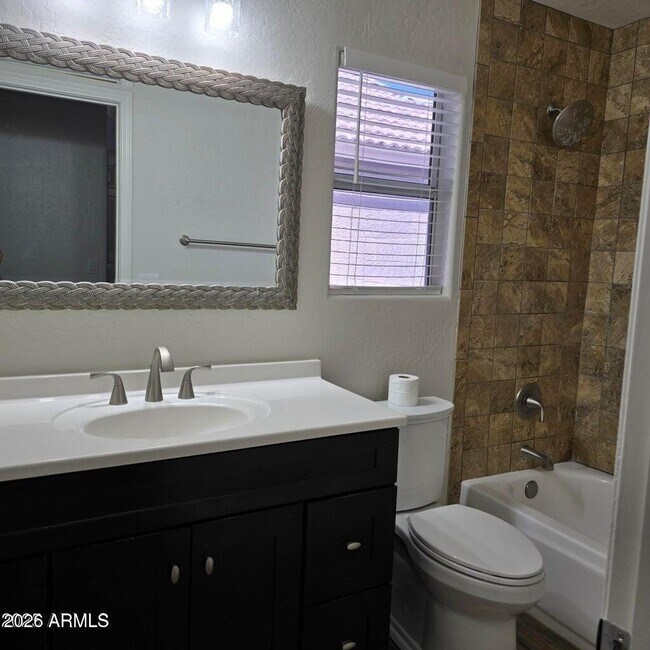 Building Photo - 11606 W Grapefruit Ct